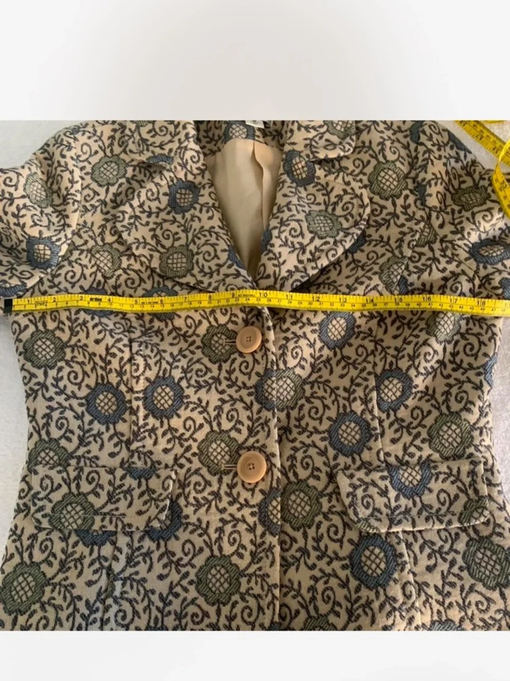 Classy with Boho Flair LOFT Beige Floral Jacquard Cropped Jacket size 8P - Picture 4 of 8